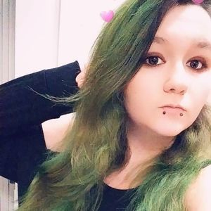 Meet your Posher, Kira